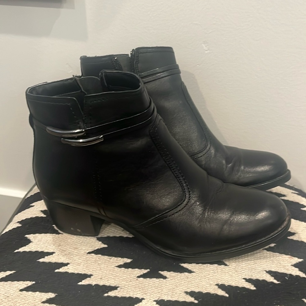 Parisian booties, Emily in Paris!